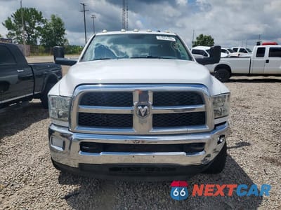 Piąte zdjęcie samochodu w środku: 2018 RAM 3500 ST VIN:3C63R3GL1JG220904 - miniatura