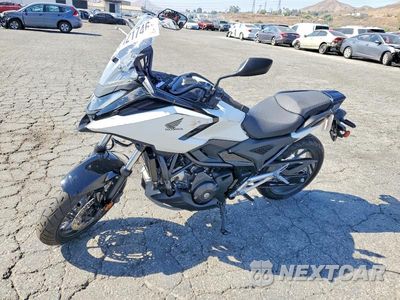 Trzecie zdjęcie samochodu z tyłu: 2025 HONDA NC750 XD VIN:JH2RH2310SK000269 - miniatura