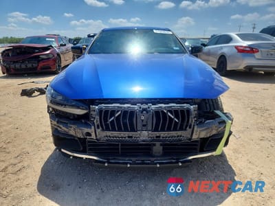 Piąte zdjęcie samochodu w środku: 2022 BMW M440I VIN:WBA83AP03NCJ02319 - miniatura