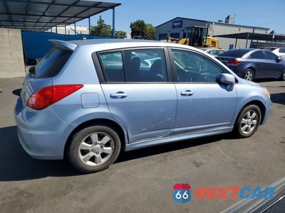 Trzecie zdjęcie samochodu z tyłu: 2011 NISSAN VERSA 1.8 S VIN:3N1BC1CP4BL511640 - miniatura