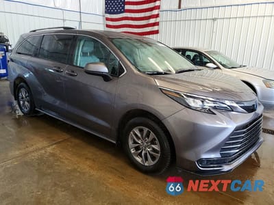 Czwarte zdjęcie samochodu z boku: 2024 TOYOTA SIENNA LE VIN:5TDKSKFC5RS109256 - miniatura