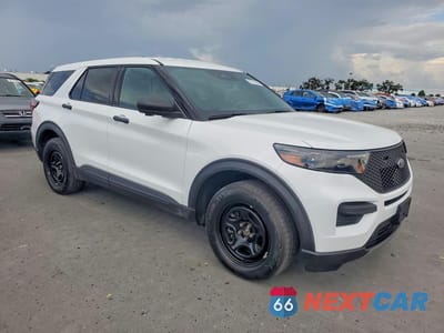 Czwarte zdjęcie samochodu z boku: 2025 FORD EXPLORER POLICE INTERCEPTOR VIN:1FM5K8AB2SGA50824 - miniatura