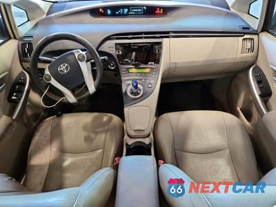 Zdjęcie 8 z 13 samochodu: 2011 TOYOTA PRIUS TWO VIN:JTDKN3DU9B0295742 - miniatura