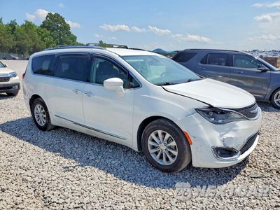 Czwarte zdjęcie samochodu z boku: 2018 CHRYSLER PACIFICA TOURING L VIN:2C4RC1BG0JR120113 - miniatura