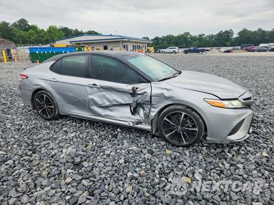 Czwarte zdjęcie samochodu z boku: 2020 TOYOTA CAMRY XSE VIN:4T1K61AK5LU342145 - miniatura