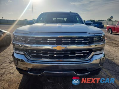 Piąte zdjęcie samochodu w środku: 2018 CHEVROLET SILVERADO K1500 LTZ VIN:3GCUKSEC4JG399082 - miniatura