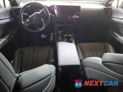 Zdjęcie 8 z 13 samochodu: 2025 LEXUS NX 450H+ F SPORT HANDLING VIN:JTJKKCFZ6S2055518 - miniatura