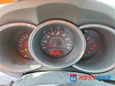 Zdjęcie 9 z 13 samochodu: 2012 KIA SORENTO LX VIN:5XYKT3A61CG282555 - miniatura