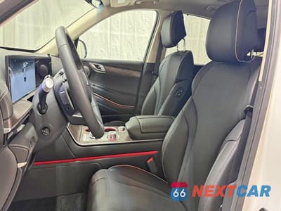 Piąte zdjęcie samochodu w środku: 2025 GENESIS GV80 PRESTIGE VIN:KMUHCESB0SU284258 - miniatura