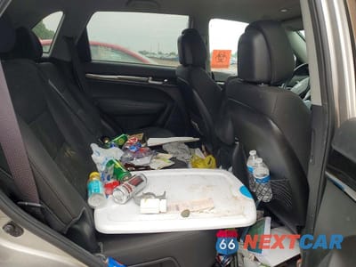 Zdjęcie 11 z 13 samochodu: 2014 KIA SORENTO LX VIN:5XYKT3A62EG485408 - miniatura