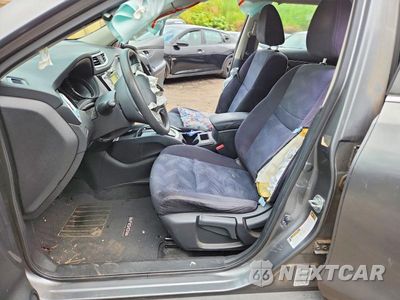 Zdjęcie 7 z 13 samochodu: 2016 NISSAN ROGUE S VIN:JN8AT2MT5GW018114 - miniatura