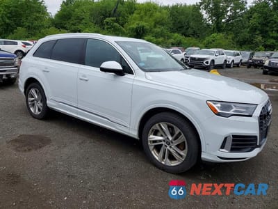 Czwarte zdjęcie samochodu z boku: 2021 AUDI Q7 PREMIUM PLUS VIN:WA1LXAF75MD036018 - miniatura