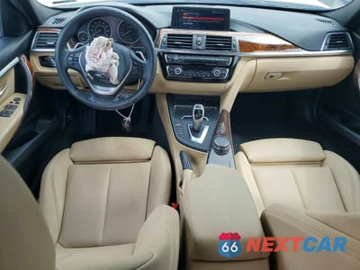 Zdjęcie 8 z 12 samochodu: 2018 BMW 330 I VIN:WBA8B9C5XJEE82473 - miniatura