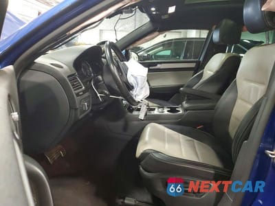 Zdjęcie 7 z 13 samochodu: 2017 VOLKSWAGEN TOUAREG WOLFSBURG VIN:WVGRF7BPXHD003982 - miniatura