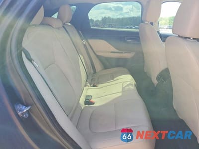 Zdjęcie 11 z 13 samochodu: 2017 JAGUAR F-PACE PREMIUM VIN:SADCJ2BV1HA494121 - miniatura