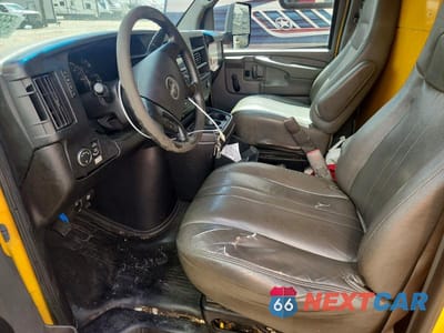 Zdjęcie 7 z 13 samochodu: 2014 GMC SAVANA BOX TRUCK VIN:1GD374CG9E1907061 - miniatura