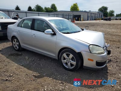 Czwarte zdjęcie samochodu z boku: 2008 VOLKSWAGEN JETTA SE VIN:3VWRM71K18M072481 - miniatura
