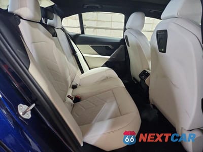 Zdjęcie 10 z 12 samochodu: 2026 BMW 550 XE VIN:WBA13FK00TCW71521 - miniatura