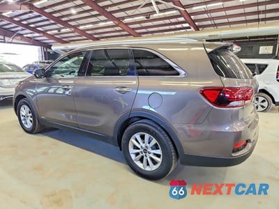 Drugie zdjęcie samochodu z przodu: 2019 KIA SORENTO LX VIN:5XYPGDA32KG538416 - miniatura