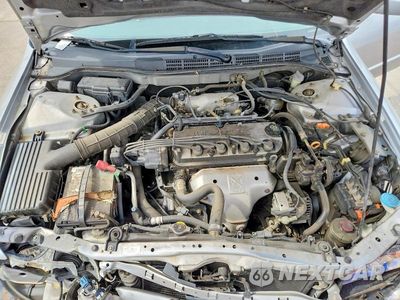 Zdjęcie 11 z 13 samochodu: 2002 HONDA ACCORD EX VIN:JHMCG55672C002671 - miniatura