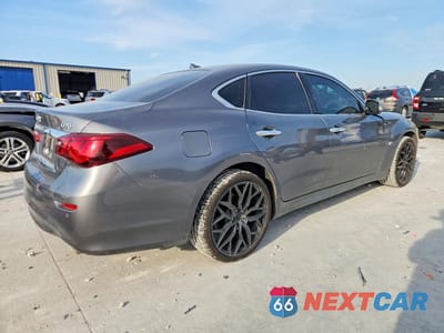 Trzecie zdjęcie samochodu z tyłu: 2015 INFINITI Q70 3.7 VIN:JN1BY1AP0FM540407 - miniatura