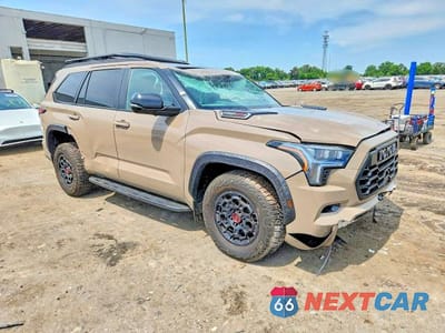 Czwarte zdjęcie samochodu z boku: 2025 TOYOTA SEQUOIA TRD PRO VIN:7SVAAABA6SX062113 - miniatura