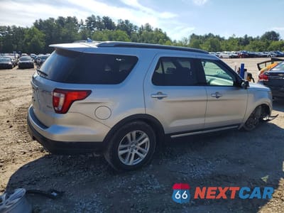 Trzecie zdjęcie samochodu z tyłu: 2018 FORD EXPLORER XLT VIN:1FM5K8D83JGB91142 - miniatura