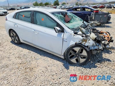 Czwarte zdjęcie samochodu z boku: 2020 HYUNDAI IONIQ LIMITED VIN:KMHC05LC6LU197202 - miniatura
