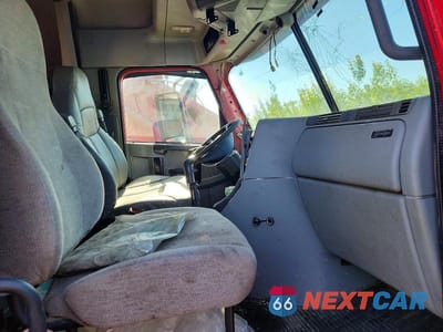 Piąte zdjęcie samochodu w środku: 2017 FREIGHTLINER COLUMBIA TRUCK CAB AND CHASSIS VIN:1FVXA7CK7HLJD4290 - miniatura
