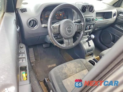 Zdjęcie 8 z 13 samochodu: 2016 JEEP PATRIOT LATITUDE VIN:1C4NJPFA2GD599577 - miniatura