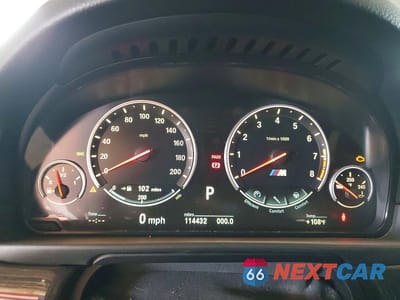 Zdjęcie 9 z 12 samochodu: 2013 BMW M5 VIN:WBSFV9C51DC773824 - miniatura
