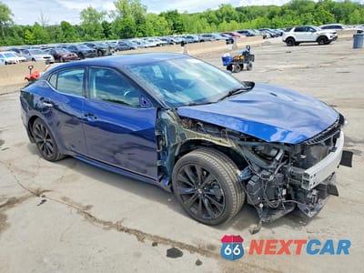 Czwarte zdjęcie samochodu z boku: 2017 NISSAN MAXIMA 3.5 SR VIN:1N4AA6AP7HC393057 - miniatura