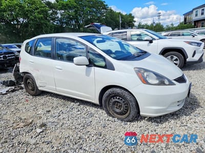 Czwarte zdjęcie samochodu z boku: 2013 HONDA FIT VIN:JHMGE8H32DC037017 - miniatura