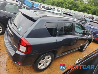 Trzecie zdjęcie samochodu z tyłu: 2014 JEEP COMPASS LATITUDE VIN:1C4NJCEB3ED856830 - miniatura