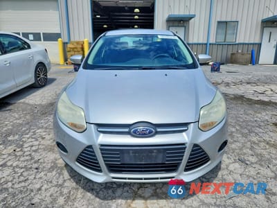 Piąte zdjęcie samochodu w środku: 2014 FORD FOCUS SE VIN:1FADP3F26EL173346 - miniatura