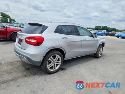 Trzecie zdjęcie samochodu z tyłu: 2018 MERCEDES-BENZ GLA 250 VIN:WDCTG4EB2JJ474323 - miniatura