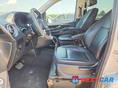 Zdjęcie 7 z 13 samochodu: 2016 MERCEDES-BENZ METRIS VIN:WD4PG2EE7G3130852 - miniatura