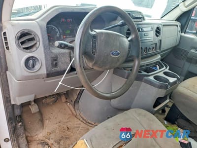 Zdjęcie 8 z 13 samochodu: 2010 FORD ECONOLINE E350 SUPER DUTY CUTAWAY VAN VIN:1FDSE3FL0ADA52652 - miniatura
