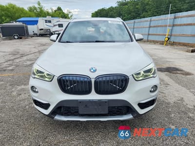 Piąte zdjęcie samochodu w środku: 2017 BMW X1 XDRIVE28I VIN:WBXHT3C32H5F78977 - miniatura