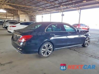 Trzecie zdjęcie samochodu z tyłu: 2018 MERCEDES-BENZ C 300 VIN:55SWF4JB6JU240218 - miniatura