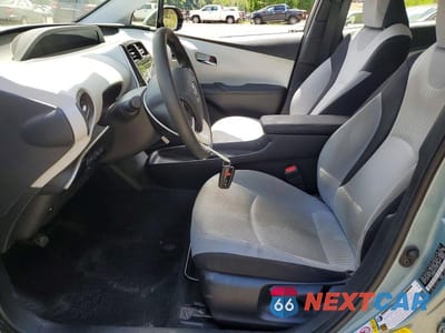 Zdjęcie 7 z 12 samochodu: 2018 TOYOTA PRIUS TWO VIN:JTDKBRFU9J3077693 - miniatura