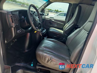 Zdjęcie 7 z 13 samochodu: 2014 CHEVROLET EXPRESS G1500 VIN:1GCSGAFX9E1191465 - miniatura