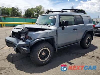 2013 TOYOTA FJ CRUISER BASE JTEBU4BF4DK163438 - główne zdjęcie licytacji z USA - miniatura