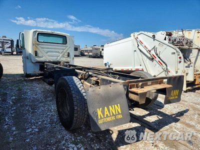 Trzecie zdjęcie samochodu z tyłu: 2006 INTERNATIONAL 4300 REFUSE TRUCK VIN:1HTMMAAR26H339476 - miniatura