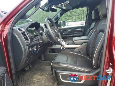 Zdjęcie 7 z 13 samochodu: 2024 RAM 1500 LARAMIE VIN:1C6SRFJT1RN182387 - miniatura