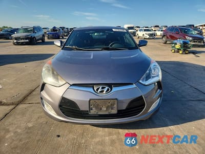 Piąte zdjęcie samochodu w środku: 2017 HYUNDAI VELOSTER VALUE EDITION VIN:KMHTC6AD1HU314443 - miniatura