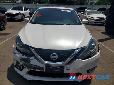 Piąte zdjęcie samochodu w środku: 2016 NISSAN SENTRA SL VIN:3N1AB7AP1GY331594 - miniatura
