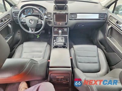 Zdjęcie 8 z 13 samochodu: 2011 VOLKSWAGEN TOUAREG V6 VIN:WVGFF9BP5BD000753 - miniatura