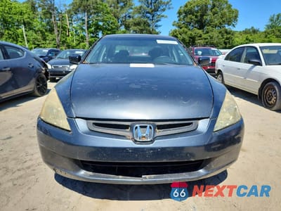 Piąte zdjęcie samochodu w środku: 2004 HONDA ACCORD LX VIN:1HGCM56384A025942 - miniatura