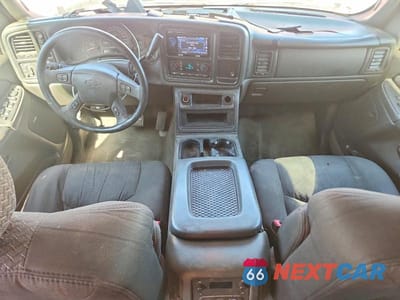 Zdjęcie 8 z 12 samochodu: 2004 CHEVROLET AVALANCHE C1500 VIN:3GNEC12T64G197422 - miniatura